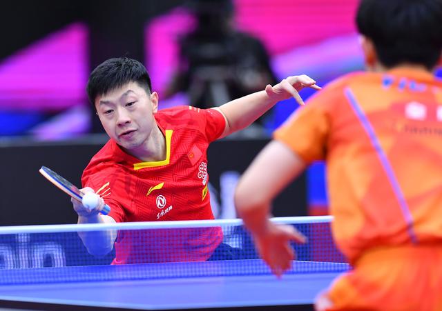 上反映了球 上反映了球