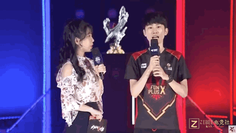 竞技中扮演 竞技中扮演